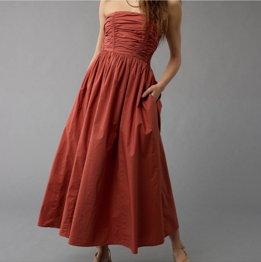 AE Strapless Ruched Poplin Midi Dress